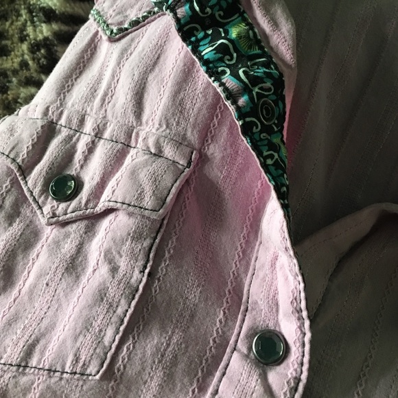 Wrangler Button Up! - Picture 3 of 4