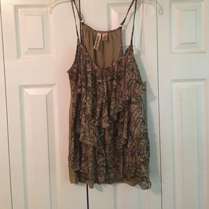 Beautiful, flowy top!!