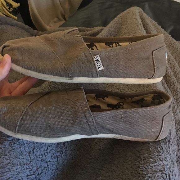 Toms - Picture 2 of 3