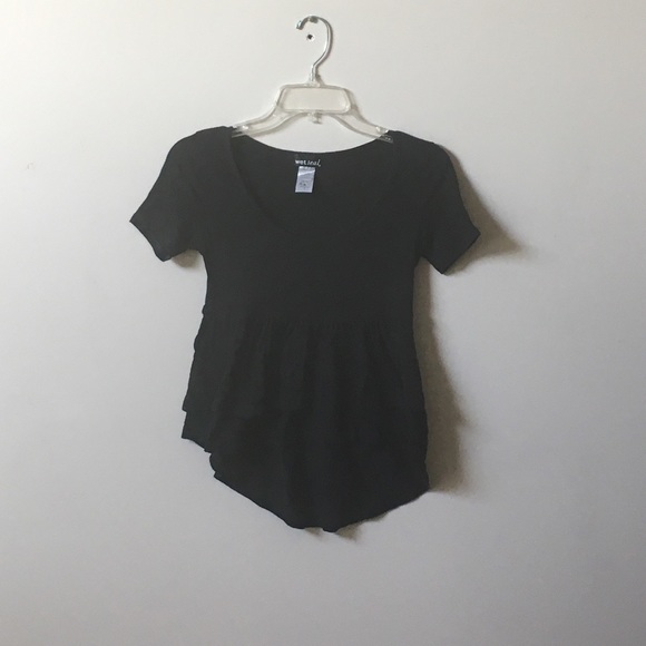 High low ruffle tee