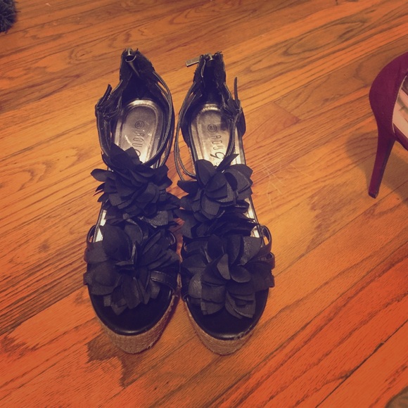 Rouge wedges - Picture 1 of 2