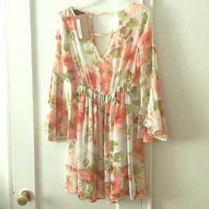 Floral bell sleeve dress
