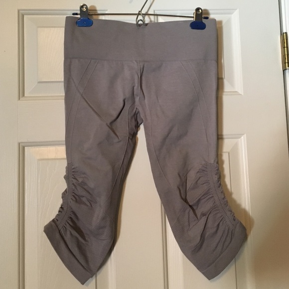 Lululemon seamless workout crops