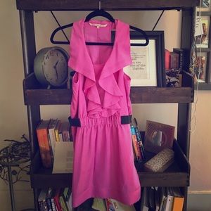 Fun fuchsia date dress!