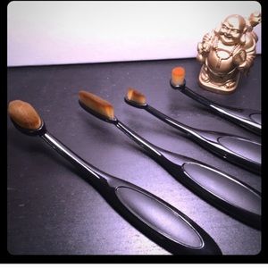 AWESOME 4 PC "detail"  set makeup  brush set  ✨‼️