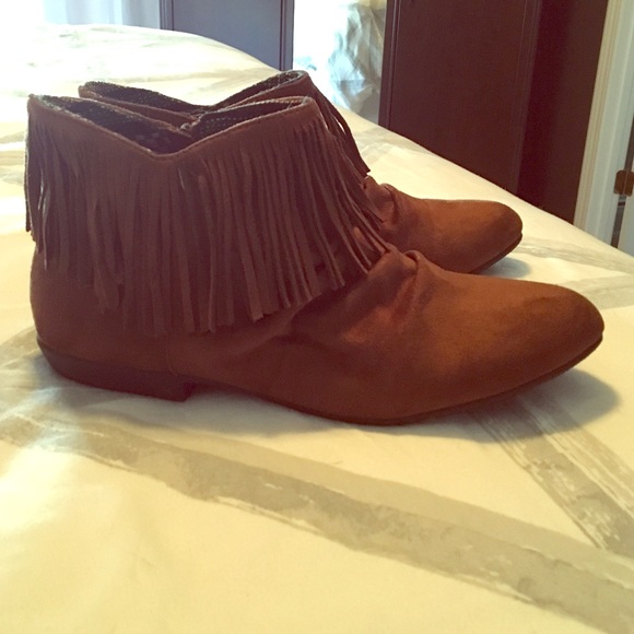 NEVER WORN Brown moccasins