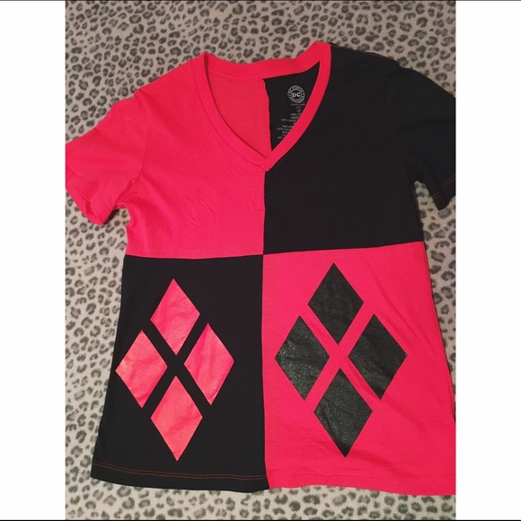Harley Quinn Color Block Tshirt size Large Ladies