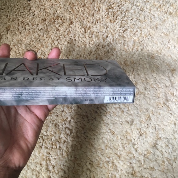 Urban decay naked smoky pallete - Picture 3 of 4