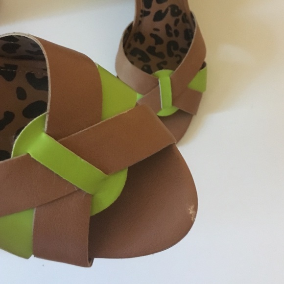 Jessica Simpson tan wedges - Picture 4 of 4