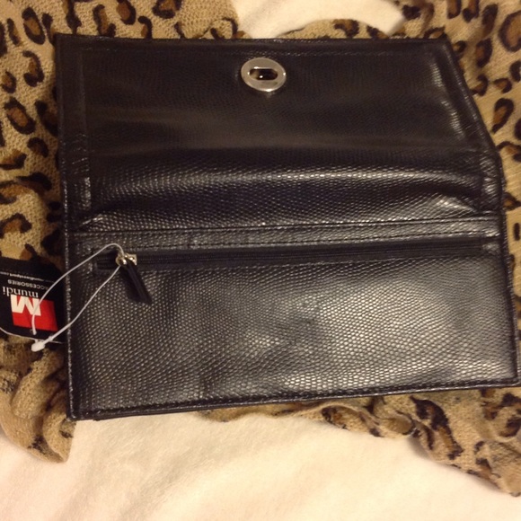 NWT Mundi Black Snakeskin Clutch - Picture 3 of 3