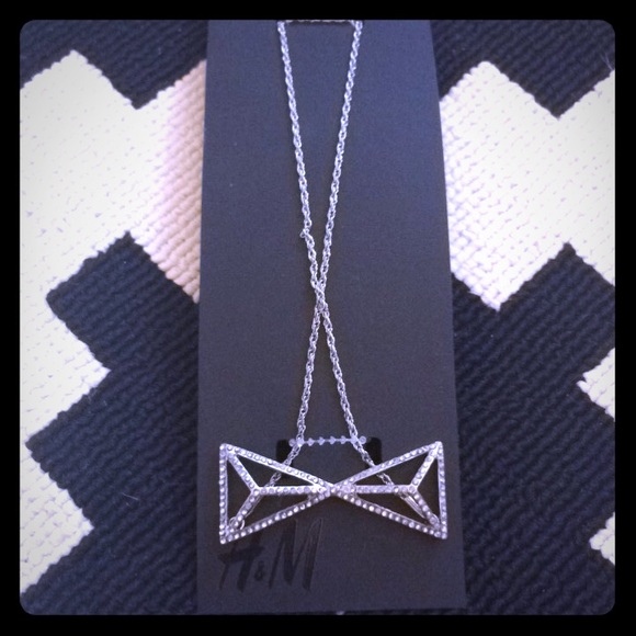H&M bow necklace