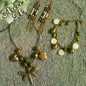 SALE beautiful matching 3 pc statement jewelry set