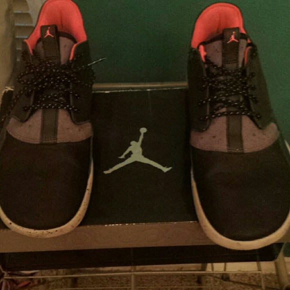 Jordan running shoes comes with box and all