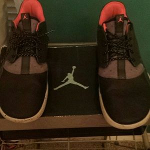 Jordan running shoes comes with box and all