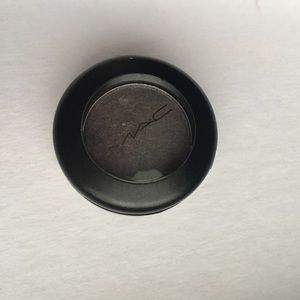 MAC cosmetics moth brown eyeshadow
