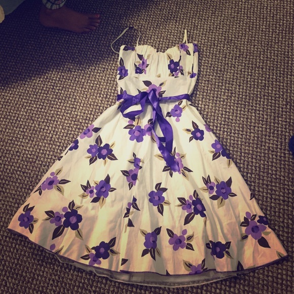 Floral dress - Picture 1 of 3