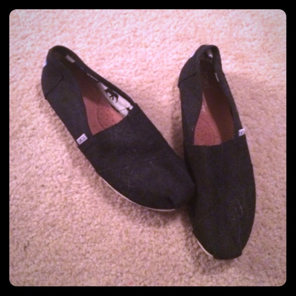 black classic toms