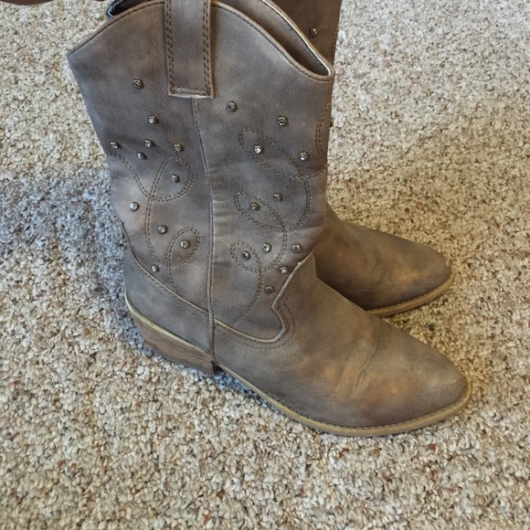 "gomax" studded cowgirl boots