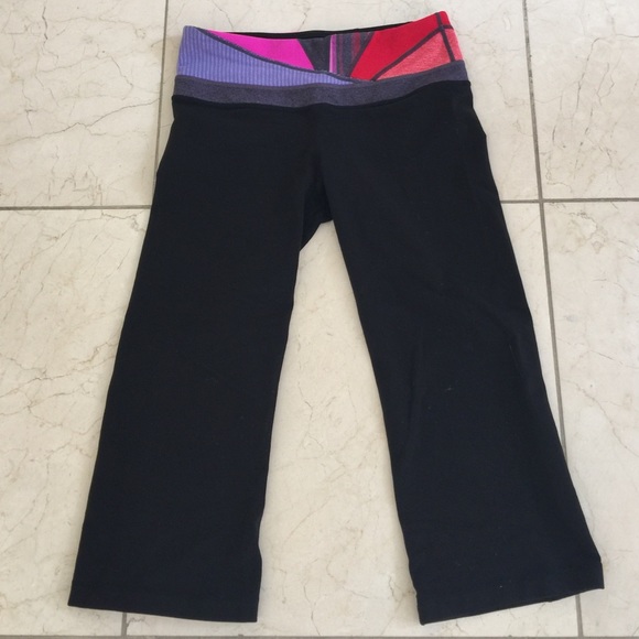 Lululemon crop flare leg yoga pant size small