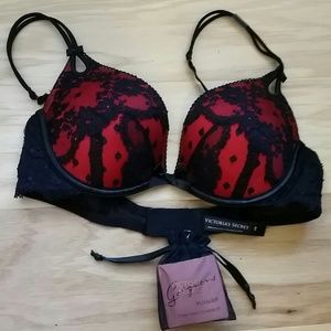 NEW Victoria's Secret Push Up Bra 34B