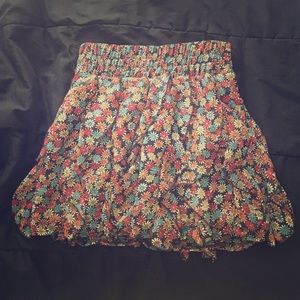 Floral layered skirt 🌻