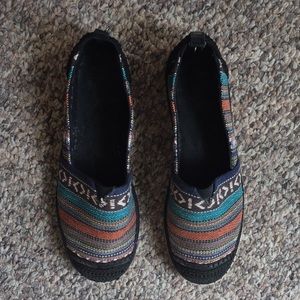 Casual colorful knit shoe