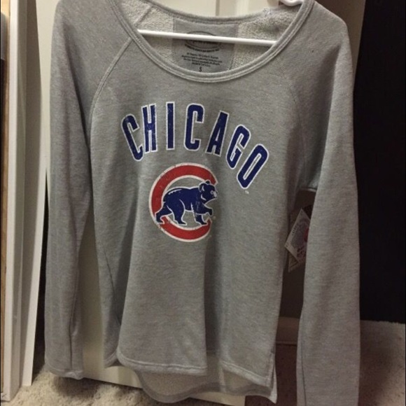 Never worn Cubs sweater!