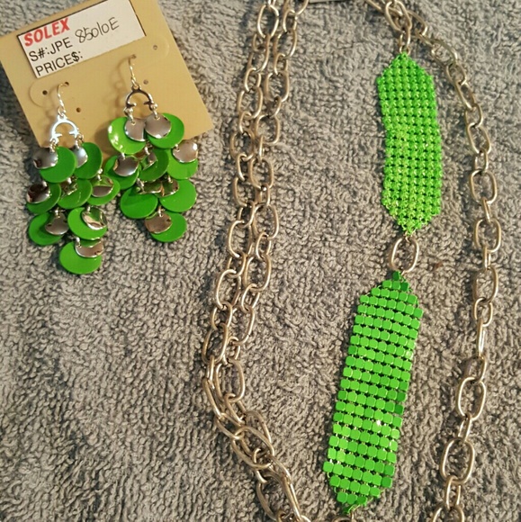 SALE! Beautiful 2pc Matching Jewelry Statement Set