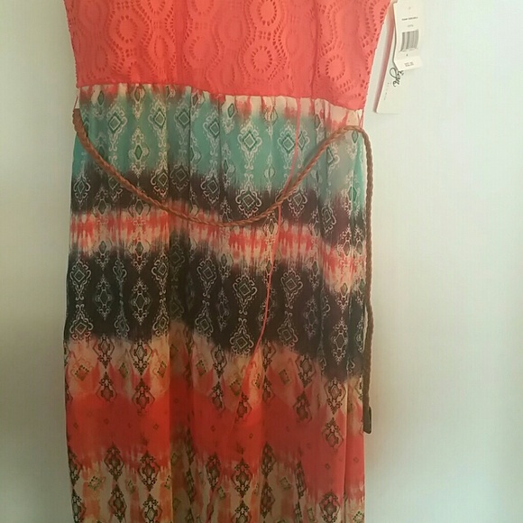 Dress - Picture 2 of 4