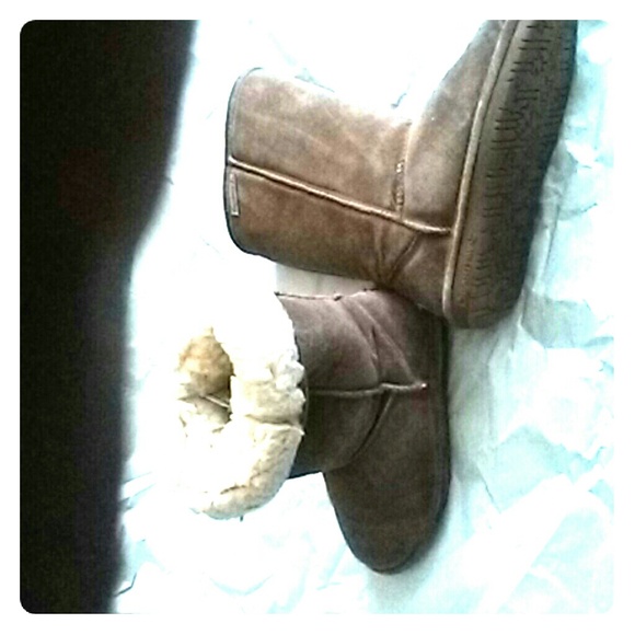 Bearpaw little girl boots worn 3 times