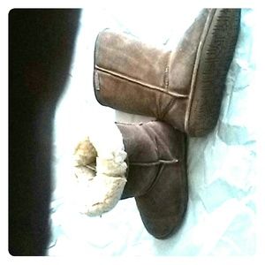 Bearpaw little girl boots worn 3 times