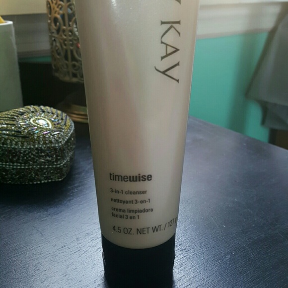 Timewise 3-n-1 cleanser
