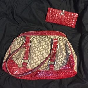 2 purses