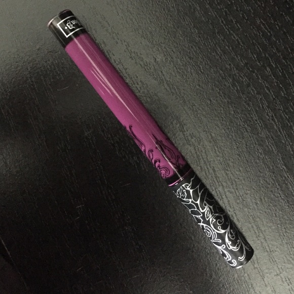 Kat Von D liquid lip LUV