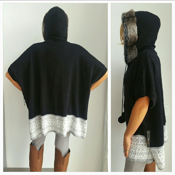 SOLD🆕 BCBG sweater with faux fur trimmed WT - Picture 2 of 4