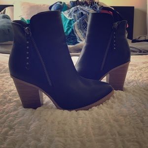 Ankle boots