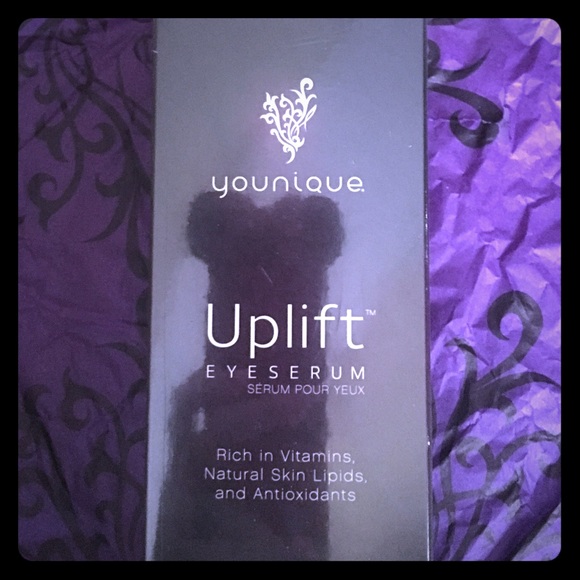 Younique Uplift eyeserum