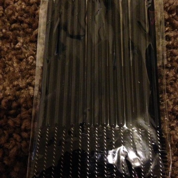 30pk of mascara brushes