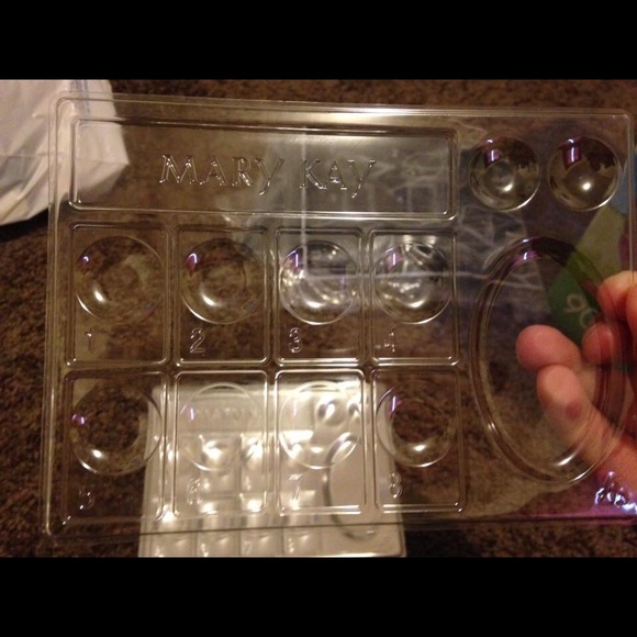 35 trays