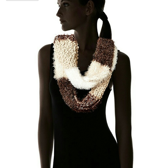 Big Buddha Accessories - 🆕BIG BUDDHA chunky infinity scarf🆕