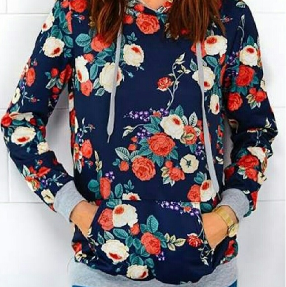 ❤🌹Brand new floral sweatshirt🌹