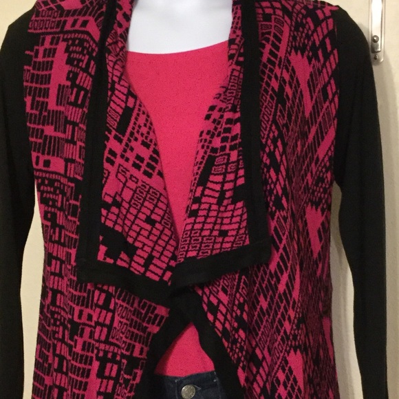 Avette Sweaters - Beautiful pink & black long sweater!