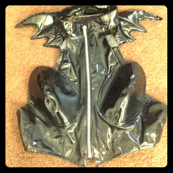 🎄 Flash Sale 🔥Sexy Bat Black Vinyl Crop Vest