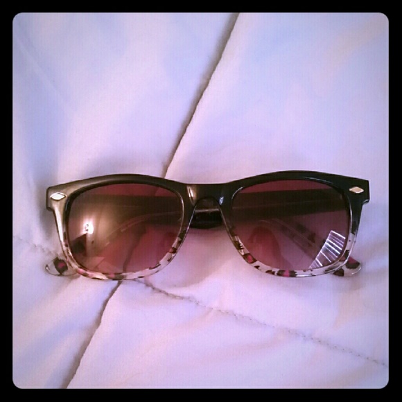 Betsey Johnson sunglasses
