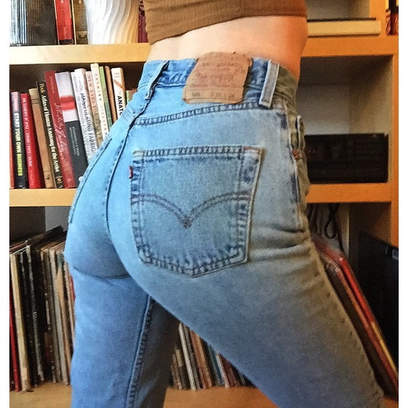 🚫SOLD🚫🎃Vintage 501 Light Wash Levi's 24🎃 - Picture 2 of 3