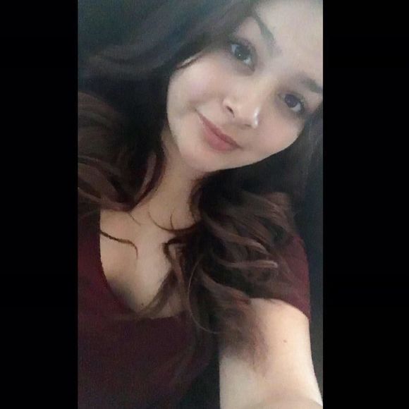 Meet your Posher, Alexia