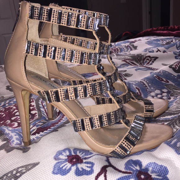 Shoes - Picture 2 of 4