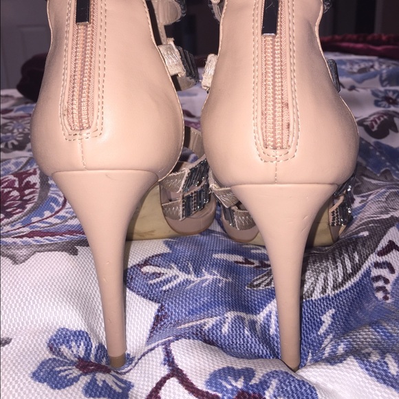 Shoes - Picture 3 of 4