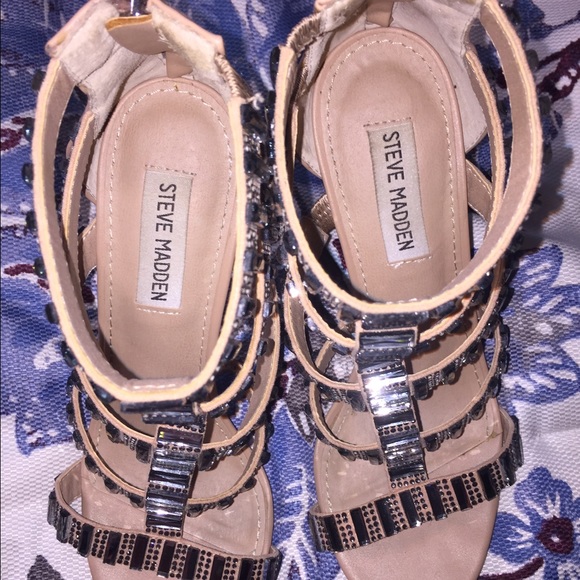 Shoes - Picture 4 of 4