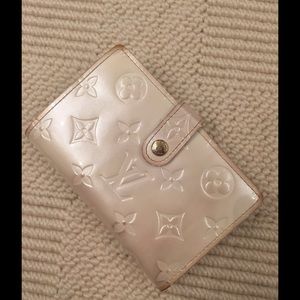Authentic Louis Vuitton Vernis Bifold wallet
